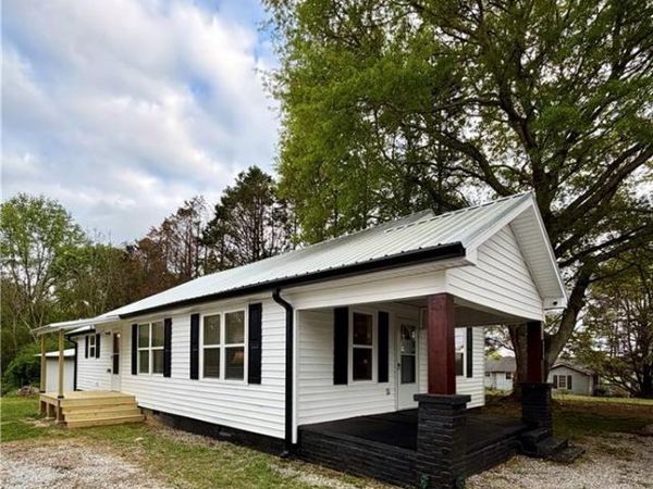 525 Wildcat Bridge Road, Royston, GA 30662