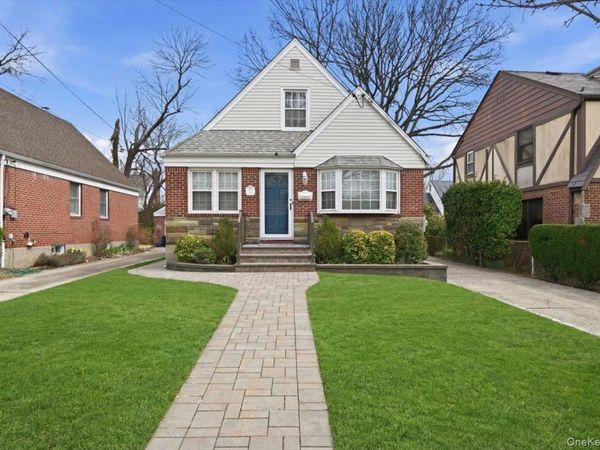 175 Locust Street , Floral Park, NY 11001