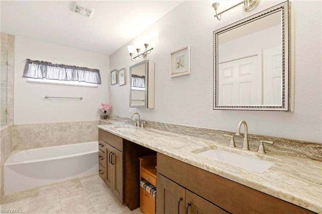 1119 SE 28th Ter, Cape Coral, FL 33904 Photo