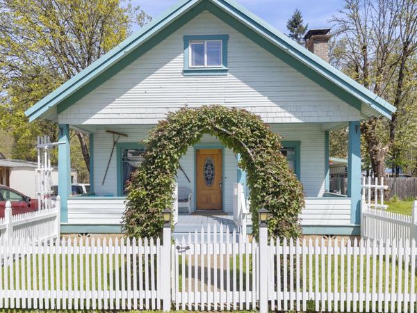 219 Gilbert Avenue, Glendale, OR 97442