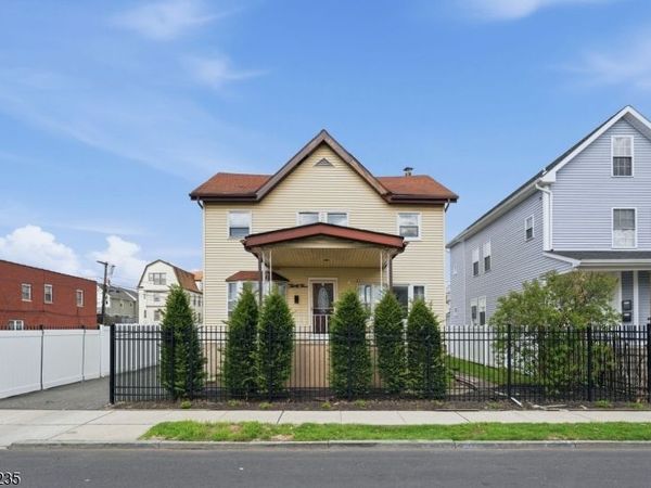 35 Bedford St, East Orange, NJ 07018
