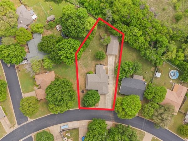 605 Owens Drive, Crowley, TX 76036