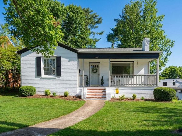 1913 MONTICELLO ST, WAYNESBORO, VA 22980