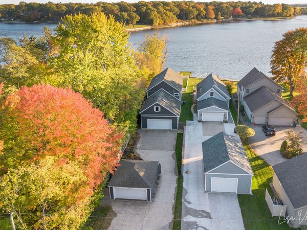 447 Lake Shore Boulevard, Norton Shores, MI 49444