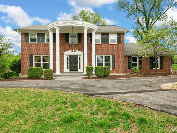 128 Ladue Oaks Drive, Creve Coeur, MO 63141