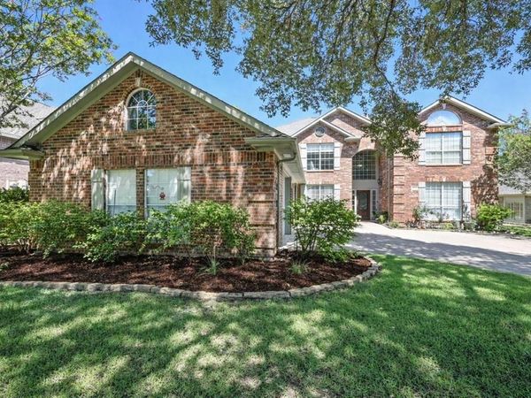 913 Hills Creek Drive, McKinney, TX 75072