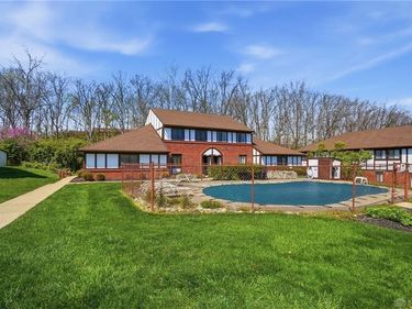 1823 Sheltering Tree Drive, West Carrollton, OH 45449