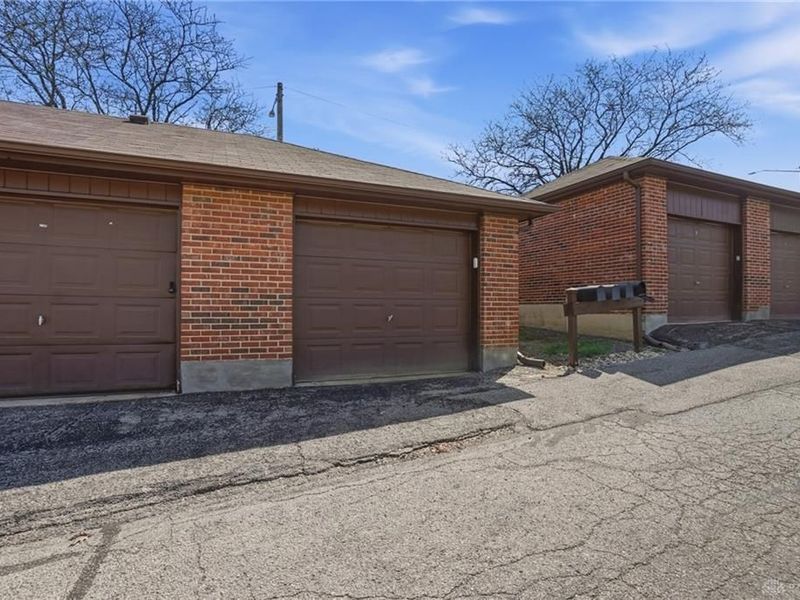 1823 Sheltering Tree Drive, West Carrollton, OH 45449 Photo 45