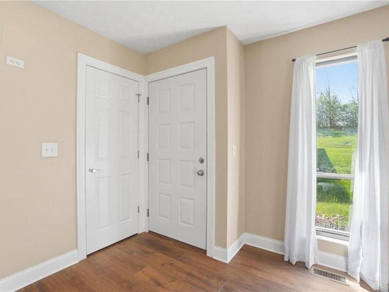 1823 Sheltering Tree Drive, West Carrollton, OH 45449 Photo 6