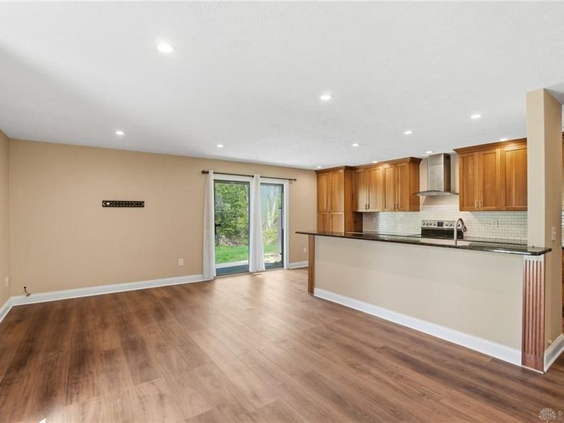 1823 Sheltering Tree Drive, West Carrollton, OH 45449 Photo 7