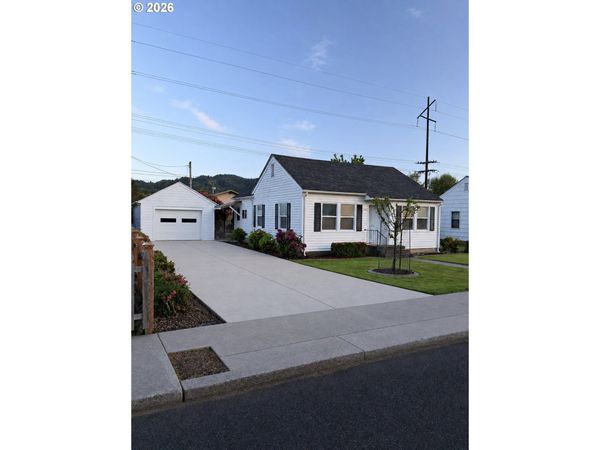 1950 GREENWOOD AVE, Reedsport, OR 97467