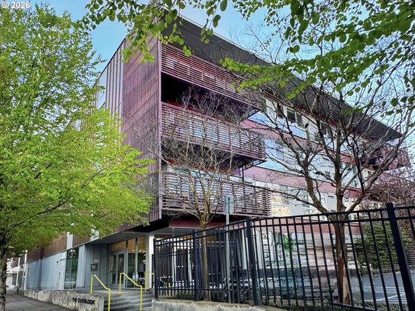 3970 N INTERSTATE AVE, Unit 403, Portland, OR 97227