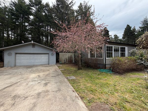 47247 HIGHWAY 101, Bandon, OR 97411