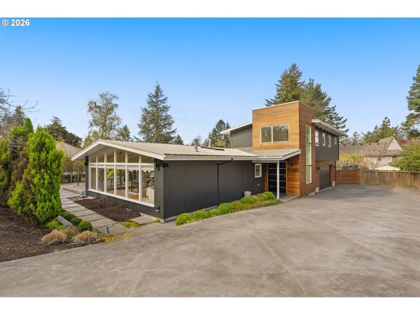 4207 SW 52ND SW AVE, Portland, OR 97221