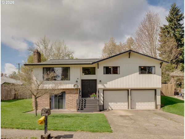 207 NW Ash ST, McMinnville, OR 97128