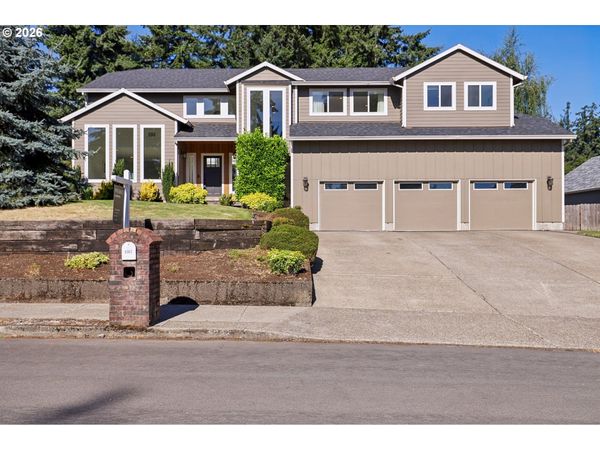 5202 NELCO CIR, West Linn, OR 97068