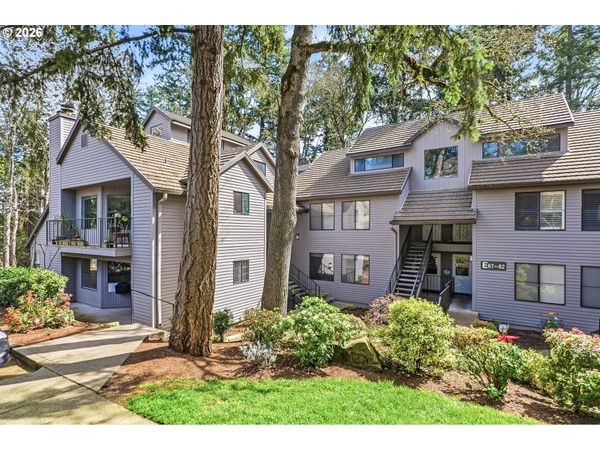 4000 CARMAN DR, Unit 71, Lake Oswego, OR 97035