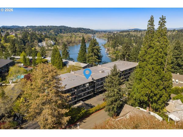 200 BURNHAM RD, Unit 402, Lake Oswego, OR 97034