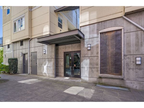 10606 SE MAIN ST, Unit 204, Milwaukie, OR 97222