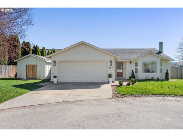 407 E WILSON ST, Yacolt, WA 98675