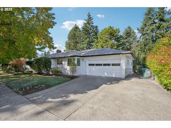 11851 SE MADISON ST, Portland, OR 97216