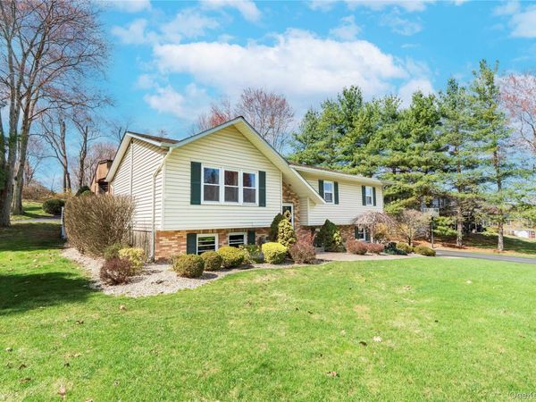 4 Tanglewood Lane, Poughkeepsie, NY 12603