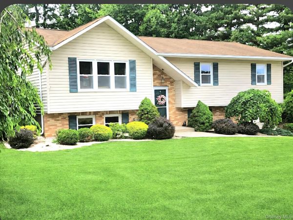 4 Tanglewood Lane, Poughkeepsie, NY 12603