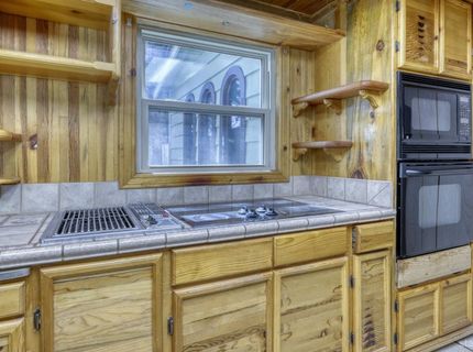 2104 West Way, South Lake Tahoe, CA 96150 Photo