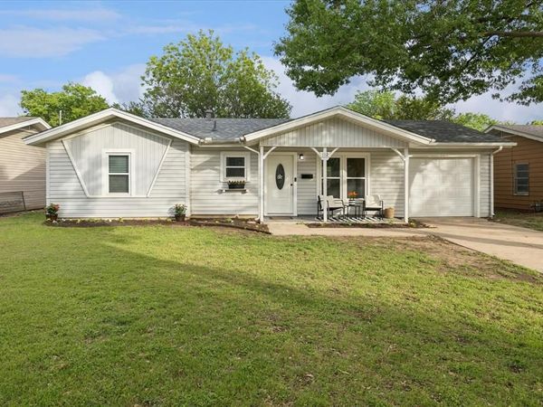 112 Murphy Road, Burleson, TX 76028