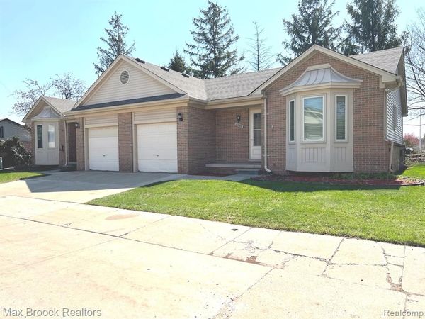 4062 Heatherwood Court, Warren, MI 48092