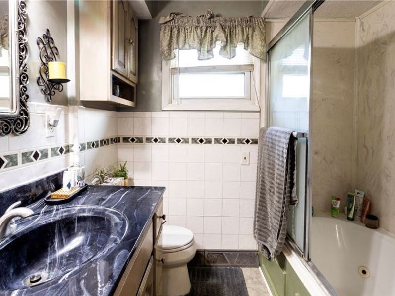 3720 Carl Street NW, Lake, OH 44685 Photo 8