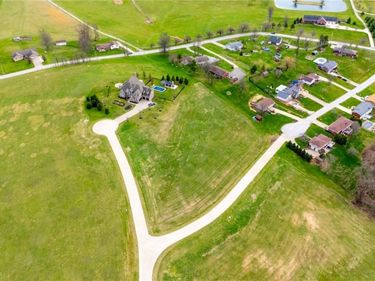 Oldefield Drive, St Clairsville, OH 43950