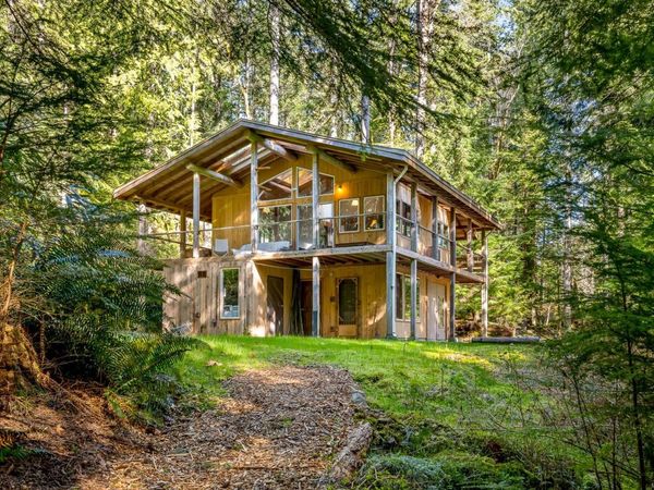 421 Whaletown Rd, Cortes Island, BC V0P 1Z0