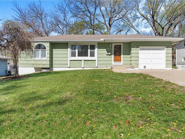 400 NE Howard Street, Lee's Summit, MO 64063