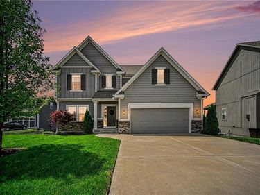 11612 N Farley Avenue, Kansas City, MO 64157