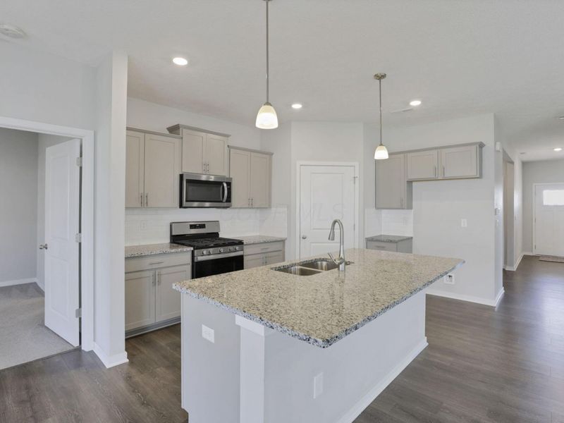 747 Abby Drive, Plain City, OH 43064 Photo 8