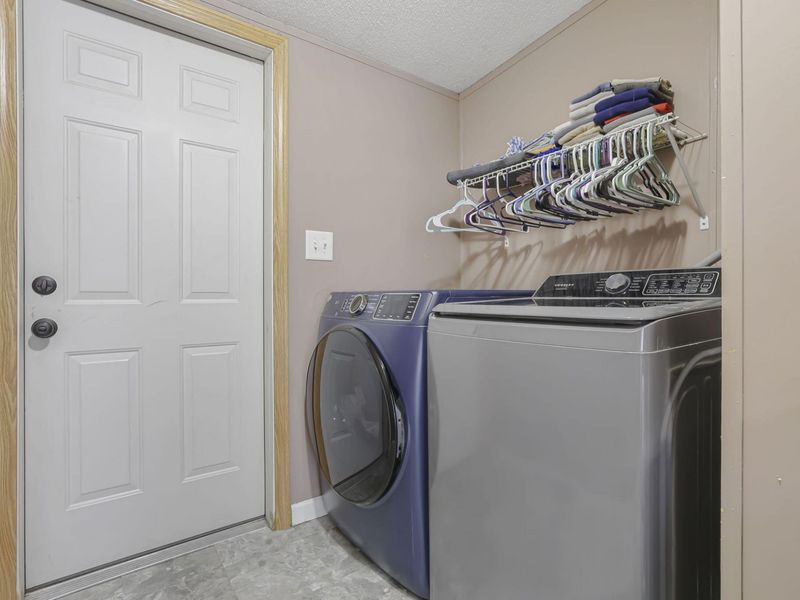 180 Rusty Rifle Road, Zanesville, OH 43701 Photo 20