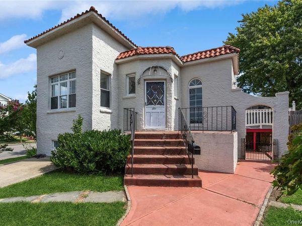 720 Franklin Boulevard , Long Beach, NY 11561