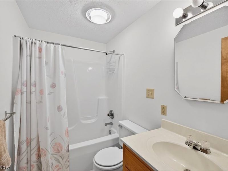 16801 Kinsman Road, Middlefield, OH 44062 Photo 19