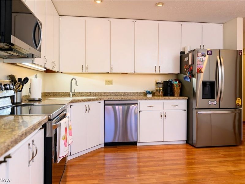 10483 Shale Brook Way, Strongsville, OH 44149 Photo 13