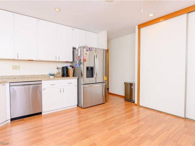 10483 Shale Brook Way, Strongsville, OH 44149 Photo 16