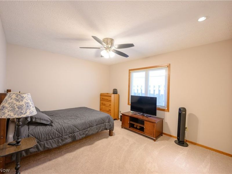 10483 Shale Brook Way, Strongsville, OH 44149 Photo 18