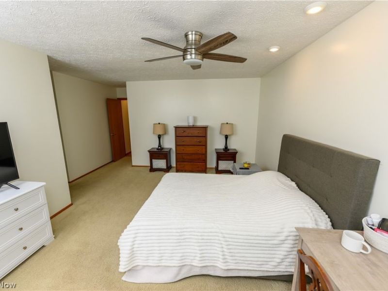 10483 Shale Brook Way, Strongsville, OH 44149 Photo 20