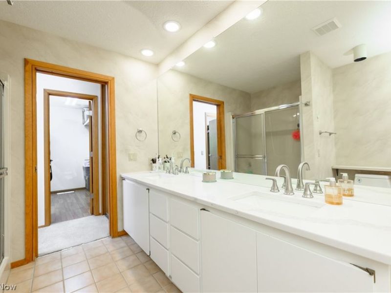 10483 Shale Brook Way, Strongsville, OH 44149 Photo 23