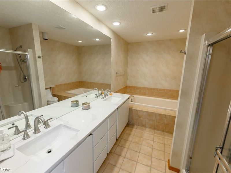 10483 Shale Brook Way, Strongsville, OH 44149 Photo 24