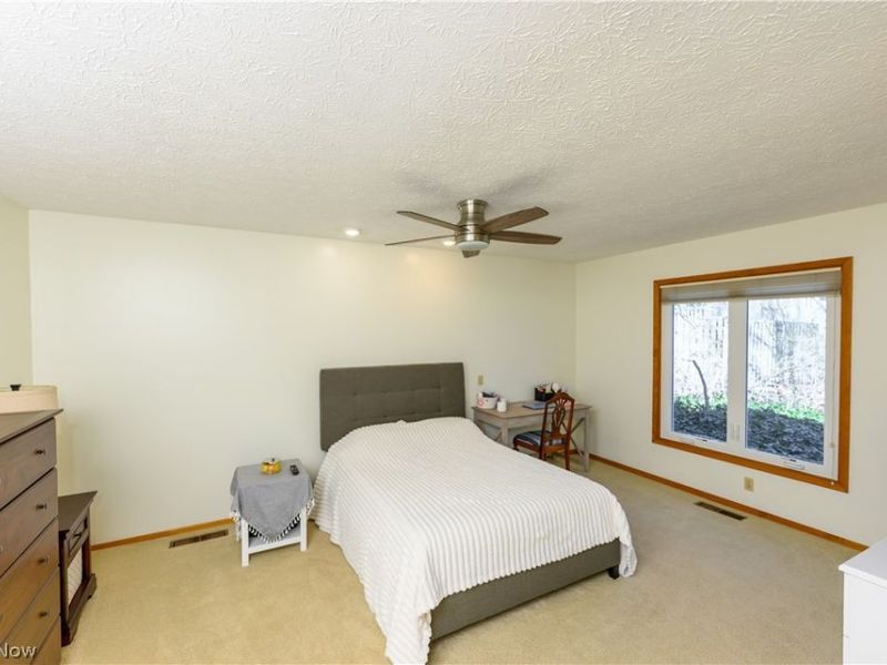 10483 Shale Brook Way, Strongsville, OH 44149 Photo 25