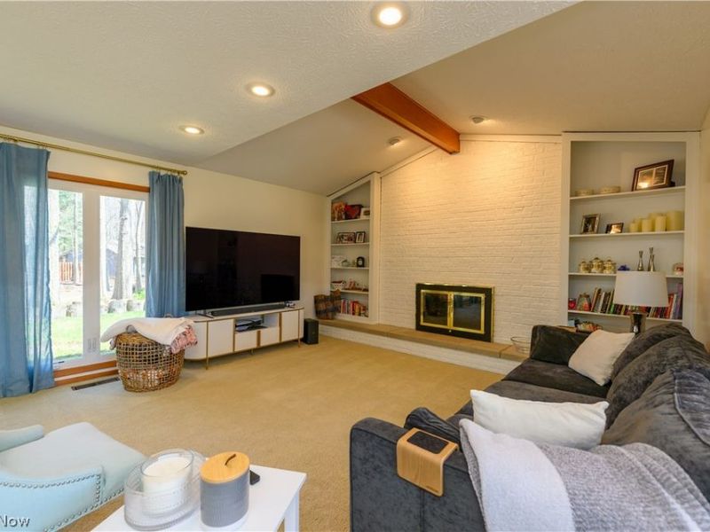 10483 Shale Brook Way, Strongsville, OH 44149 Photo 4