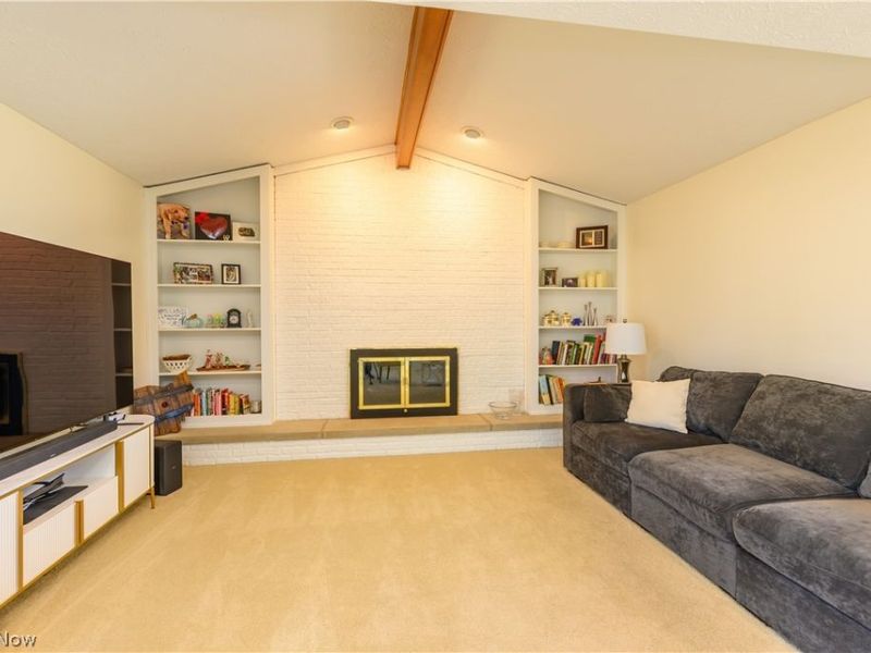 10483 Shale Brook Way, Strongsville, OH 44149 Photo 5