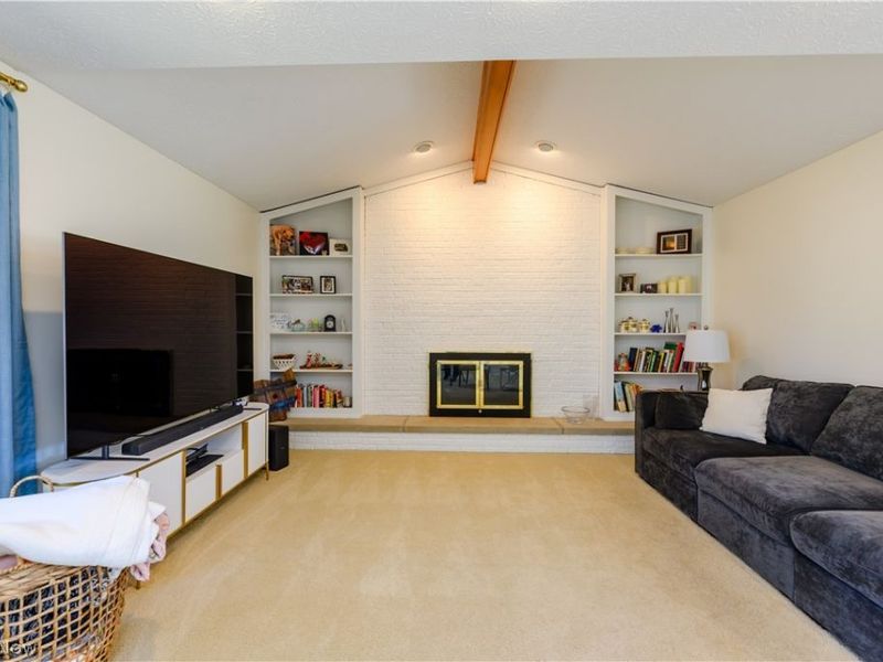 10483 Shale Brook Way, Strongsville, OH 44149 Photo 6