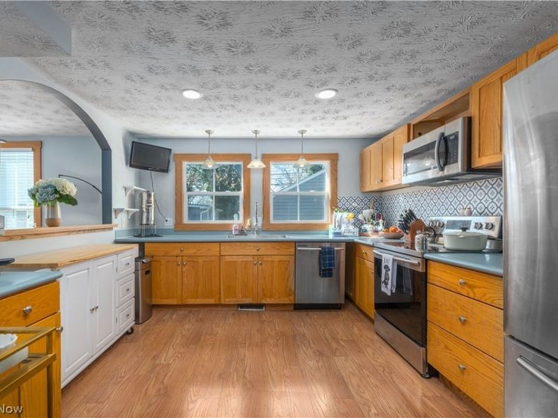 686 Perry Street, Vermilion, OH 44089 Photo 18